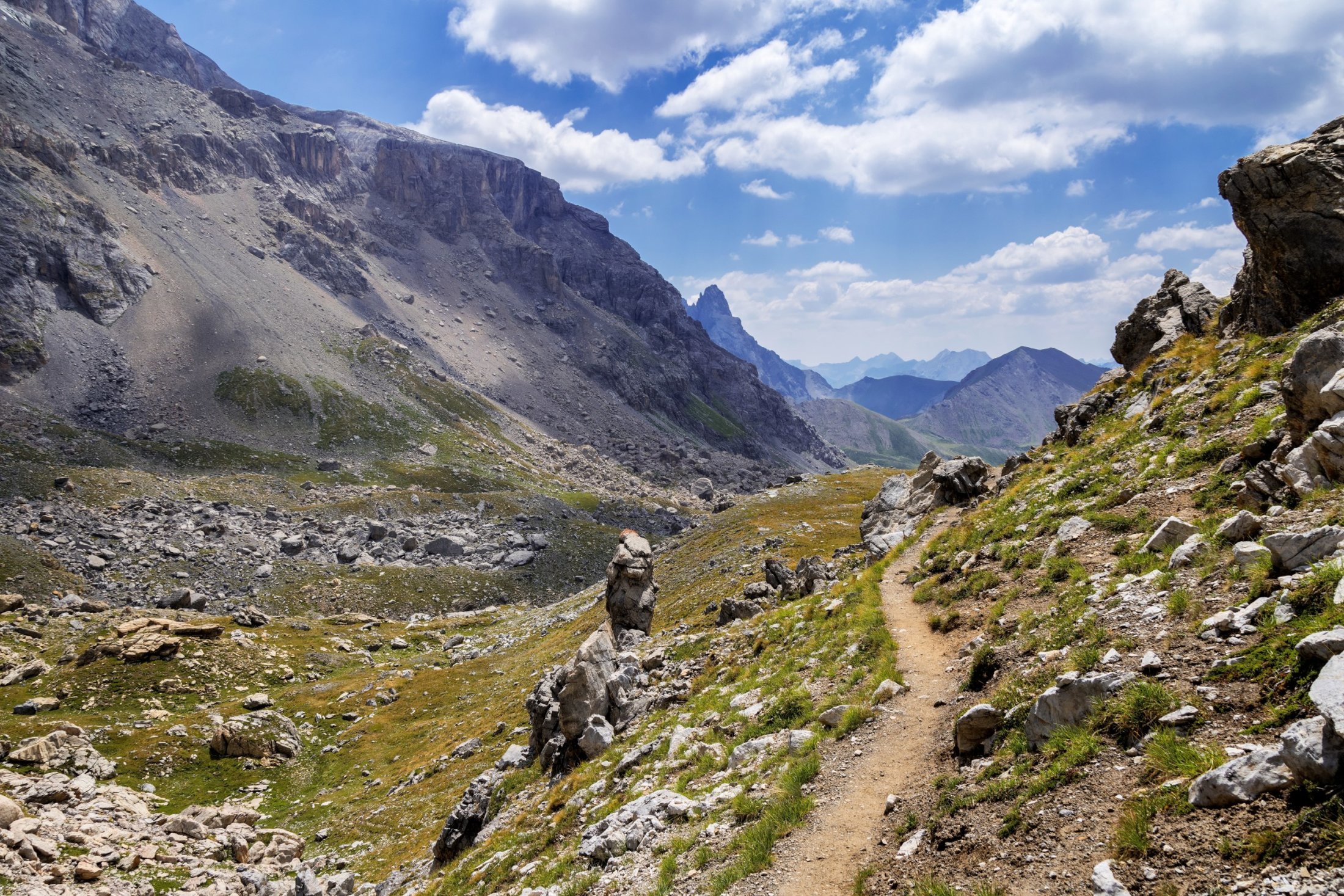 Hiking up to Lac de Neuf Coleur, French Alps