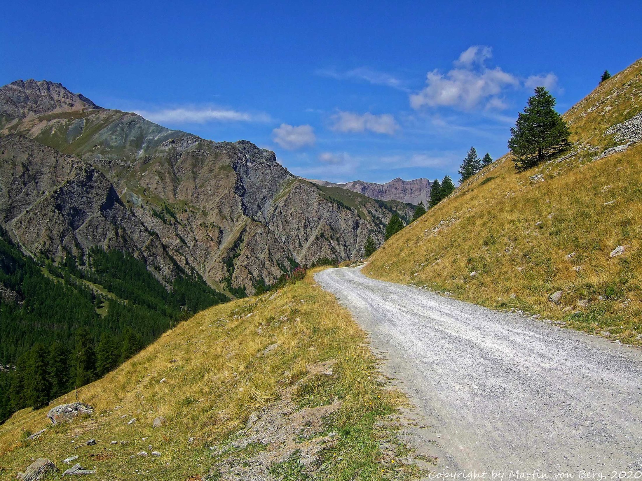 Auffahrt hinter Saint-Veran