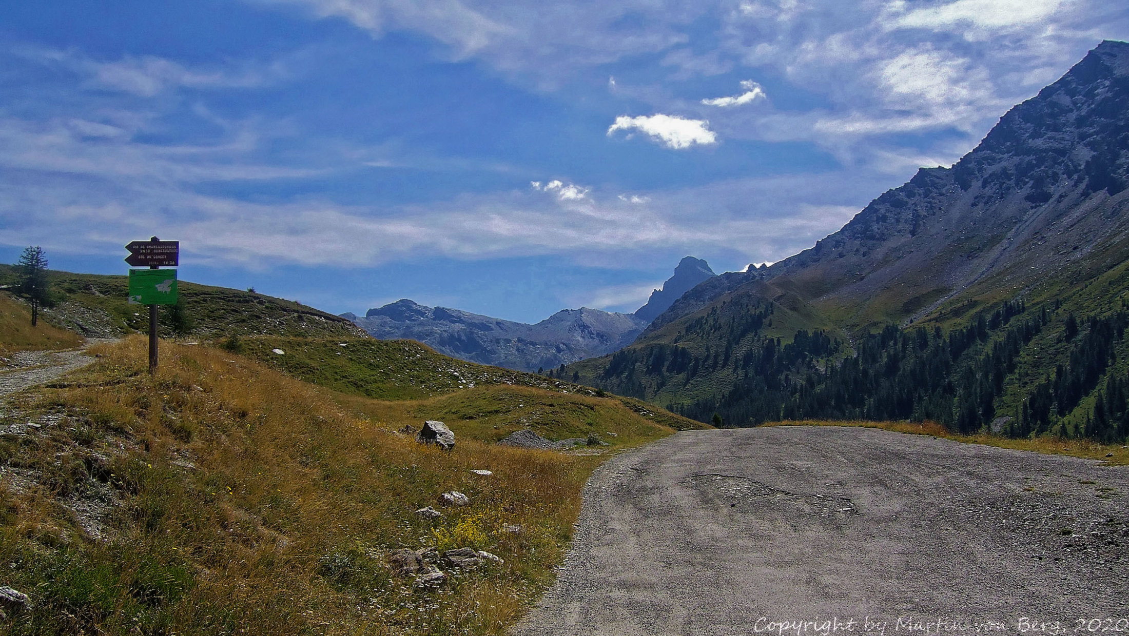 Auffahrt hinter Saint-Veran