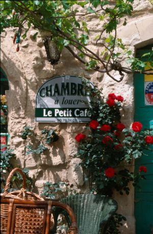 Le petit Cafe in Sade, Rousillon