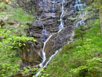 Imposanter Wasserfall beim Anstieg vom Dalsensattel